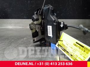 Volkswagen Caddy Deurslot Mechaniek 2Deurs rechts O38559 foto 2