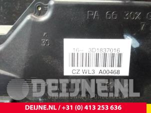 Volkswagen Caddy Deurslot Mechaniek 2Deurs rechts O38559 foto 4
