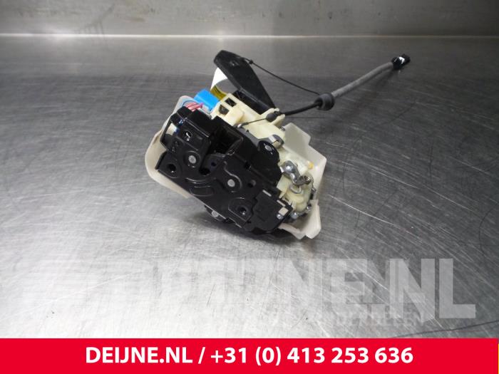 Volkswagen Transporter Door lock mechanism 2-door, right O38573