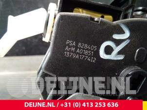 Citroen Berlingo Türschlossmechanik 2-türig rechts O38693 foto 4