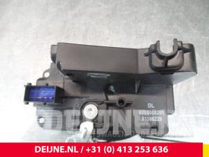 Renault Trafic Türschlossmechanik 2-türig rechts O38796 foto 2