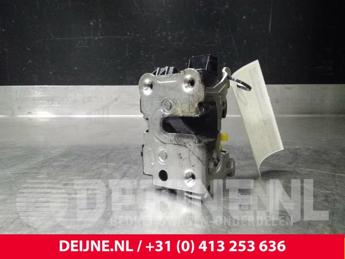 Renault Master Türschlossmechanik 2-türig rechts O38810