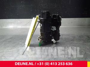 Renault Master Türschlossmechanik 2-türig rechts O38810 foto 2