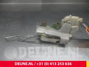 Mitsubishi L400 Türschlossmechanik 2-türig rechts O38836 foto 2