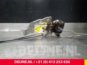 Mitsubishi Canter Deurslot Mechaniek 2Deurs rechts O38839 foto 2
