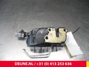 Toyota Hiace Türschlossmechanik 2-türig rechts O38844 foto 2