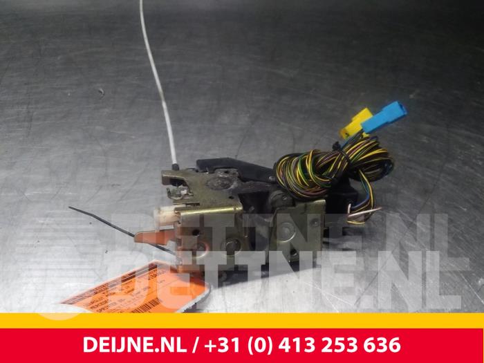 Mercedes Sprinter Deurslot Mechaniek 4Deurs links-voor O38892