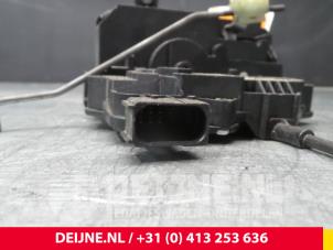 Opel Corsa Türschlossmechanik 4-türig links vorne O38897 foto 4