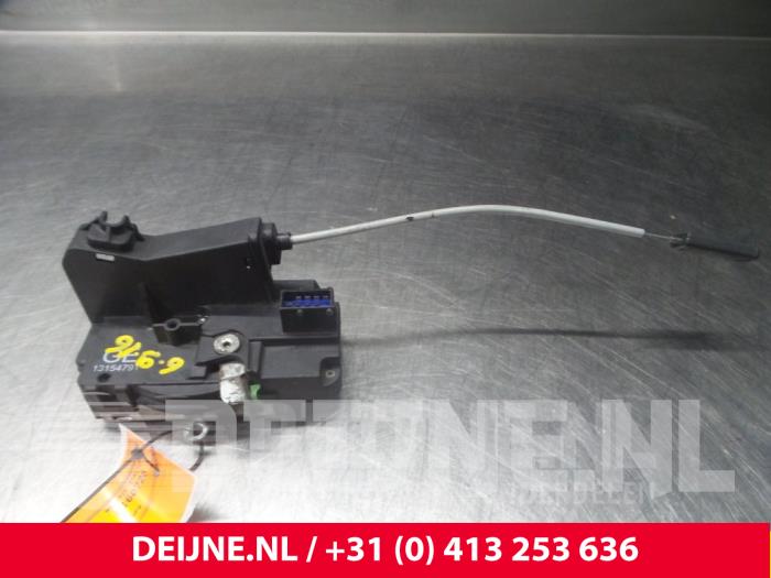 Opel Meriva Door lock mechanism 4-door, front left O38903