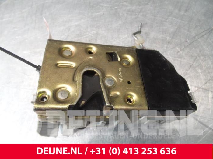 Peugeot 307 Door lock mechanism 4-door, front left O38985