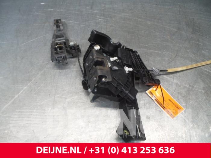 Ford Focus Türschlossmechanik 4-türig links hinten O39038