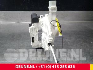 Mercedes Sprinter Deurslot Mechaniek 4Deurs links-achter O39044 foto 2