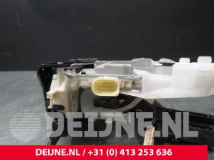 Volkswagen Passat Rear door lock mechanism 4-door, left O39092 photo 2