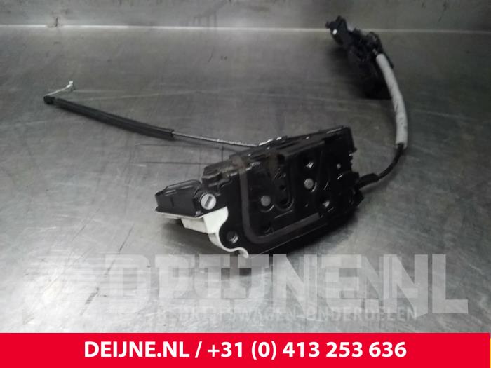 Skoda Fabia Rear door lock mechanism 4-door, left O39109