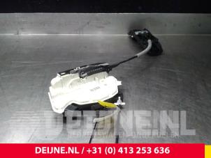 Skoda Fabia Türschlossmechanik 4-türig links hinten O39109 foto 2