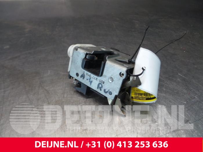 Audi A4 Türschlossmechanik 4-türig rechts vorne O39134