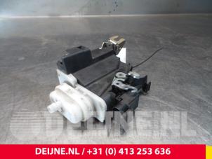 Audi A4 Türschlossmechanik 4-türig rechts vorne O39134 foto 2
