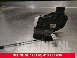 Gebruikte Deurslot Mechaniek 4Deurs rechts-voor Ford S-Max Prijs € 30,00 Margeregeling aangeboden door van Deijne Onderdelen Uden B.V.
