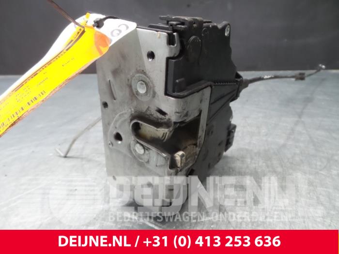 Opel Corsa Türschlossmechanik 4-türig rechts vorne O39193