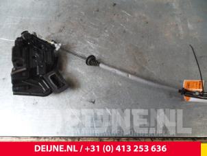 Volkswagen Polo Front door lock mechanism 4-door, right O39217 photo 2