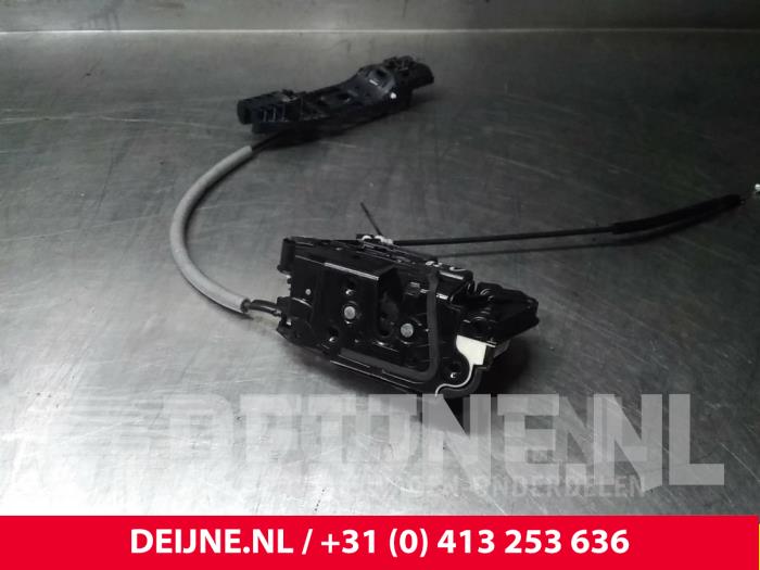 Skoda Fabia Front door lock mechanism 4-door, right O39262