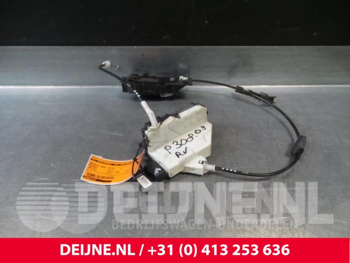 Peugeot 308 Front door lock mechanism 4-door, right O39280