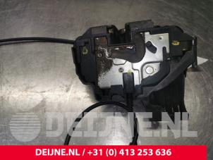 Renault Clio Front door lock mechanism 4-door, right O39288 photo 4
