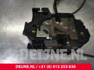 Renault Clio Front door lock mechanism 4-door, right O39288 photo 3