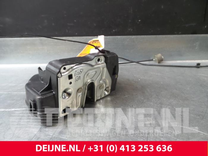 Mercedes E-Klasse Türschlossmechanik 4-türig rechts hinten O39338