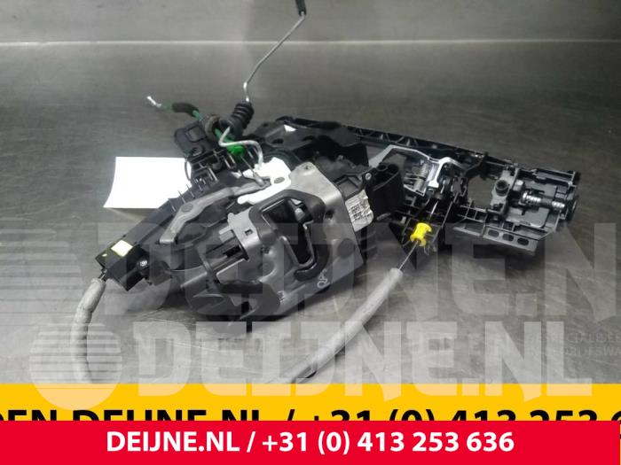 Mercedes C-Klasse Türschlossmechanik 4-türig rechts hinten O39342