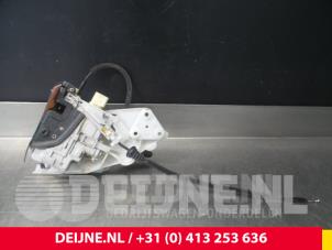 Volkswagen Passat Deurslot Mechaniek 4Deurs rechts-achter O39390 foto 2