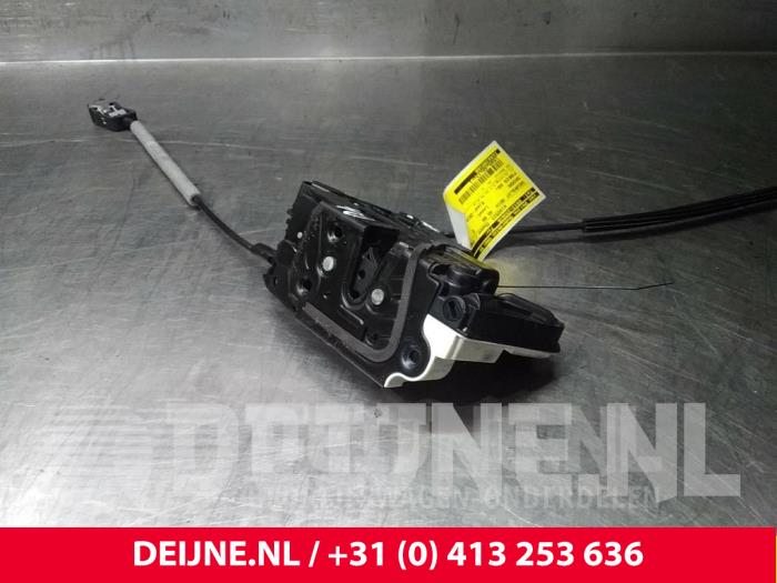 Skoda Fabia Rear door mechanism 4-door, right O39419