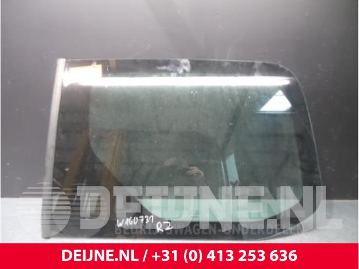 Peugeot Partner Ruit Laaddeur zijkant O40586