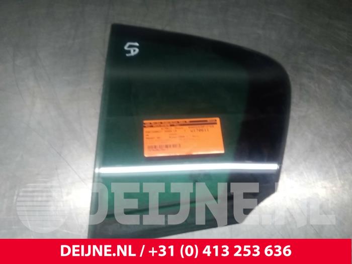 Driehoeks Ruit links-achter - Volkswagen Passat
