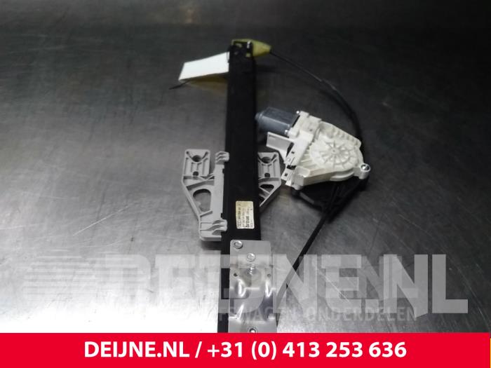 Audi A4 Ruitmechaniek 4Deurs links-achter O41054