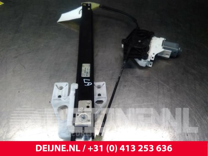 Audi Q3 Ruitmechaniek 4Deurs links-achter O41056
