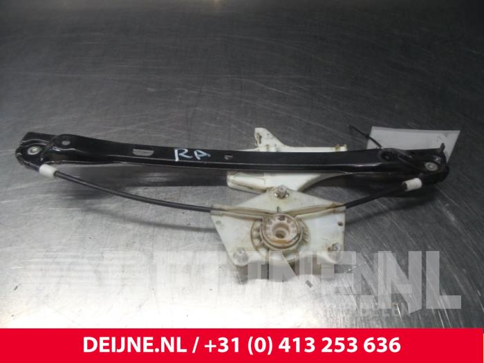 Volkswagen Golf Rear door window mechanism 4-door, right O41278