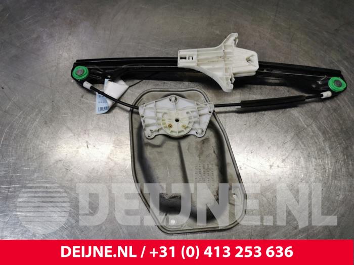 Volkswagen Golf Plus Rear door window mechanism 4-door, right O41289