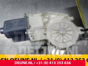 Mercedes Vito Door window motor O41366 photo 3