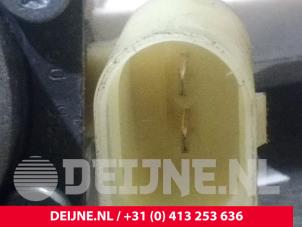 Mercedes Sprinter Door window motor O41372 photo 3