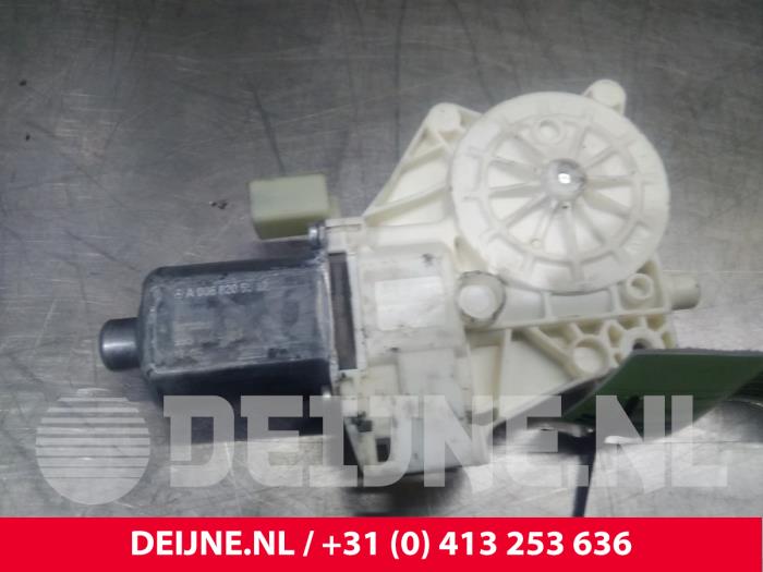 Mercedes Sprinter Fenstermotor Tür O41379