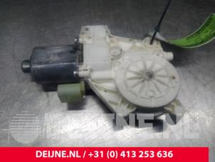 Mercedes Sprinter Door window motor O41380 photo 2