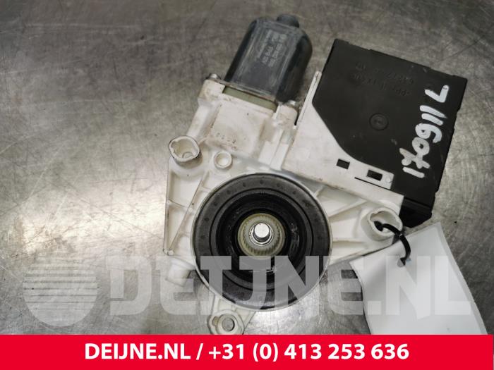 Volkswagen Caddy Raammotor Portier O41393