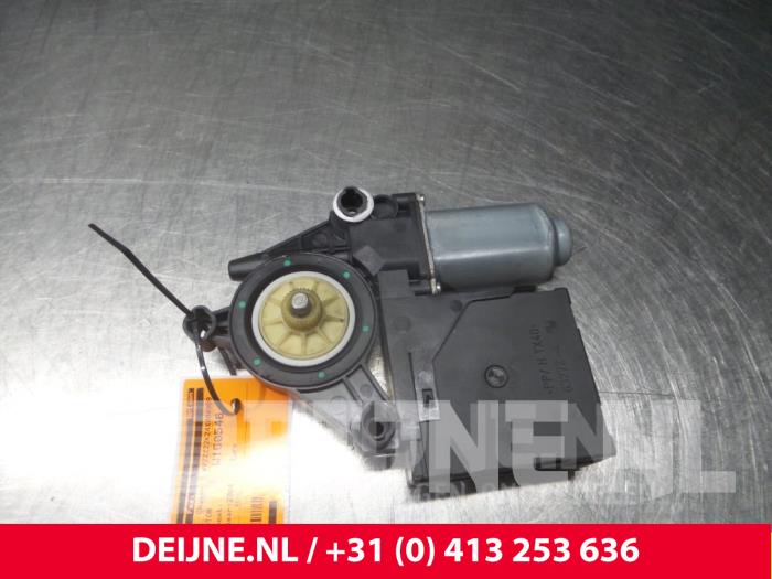 Volkswagen Caddy Raammotor Portier O41395