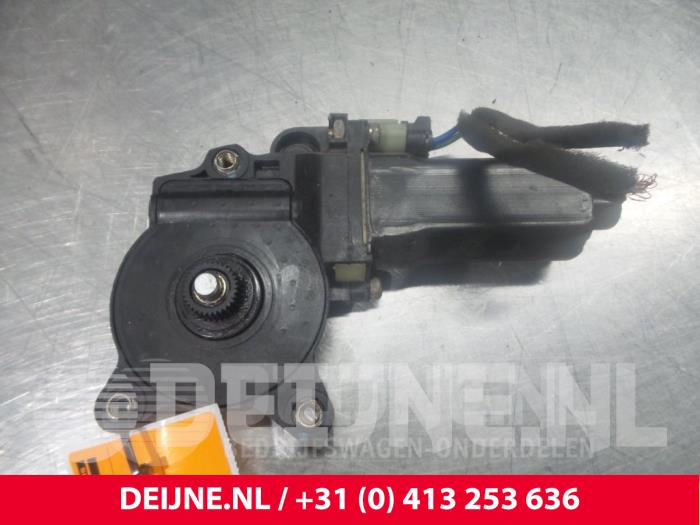 Hyundai H200 Door window motor O41410
