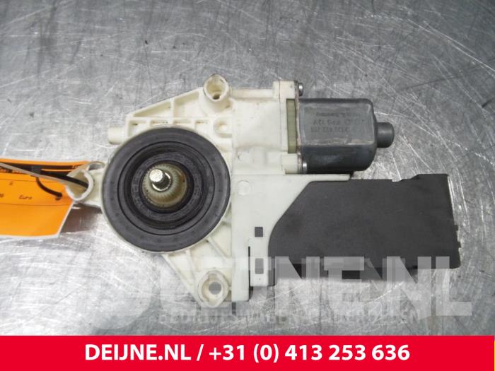 Peugeot 407 Door window motor O41430