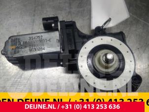 Gebruikte Portierruitmotor Renault Master IV (FV) 2.3 dCi 145 16V FWD Prijs € 48,40 Inclusief btw aangeboden door van Deijne Onderdelen Uden B.V.