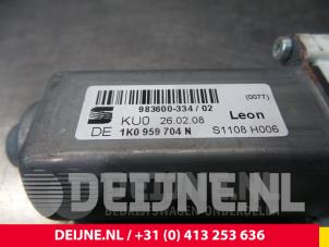 Seat Leon Door window motor O41440 photo 4