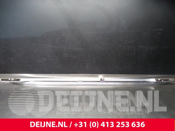 Volkswagen Passat Roof rail kit O41751