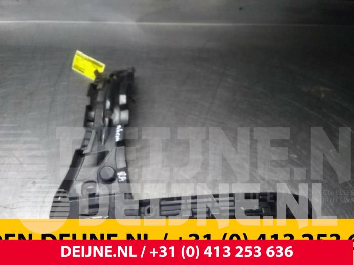Mercedes C-Klasse Stoßstangenstütze rechts hinten O42466